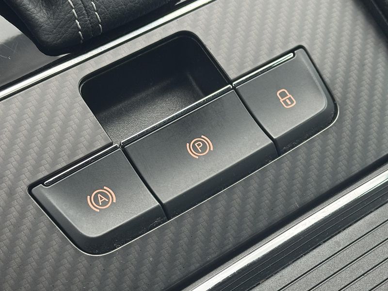 Škoda Superb (2020) 2.0TDi DSG Sportline ACC Kessy - fotka 43 z 50