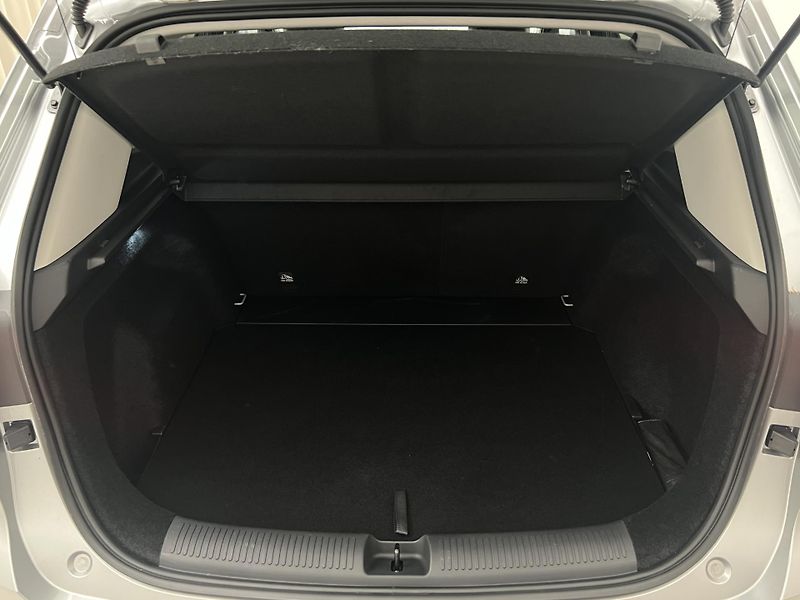 MG ZS HYBRID+ EXCLUSIVE 1.5 AUT - fotka 5 z 39