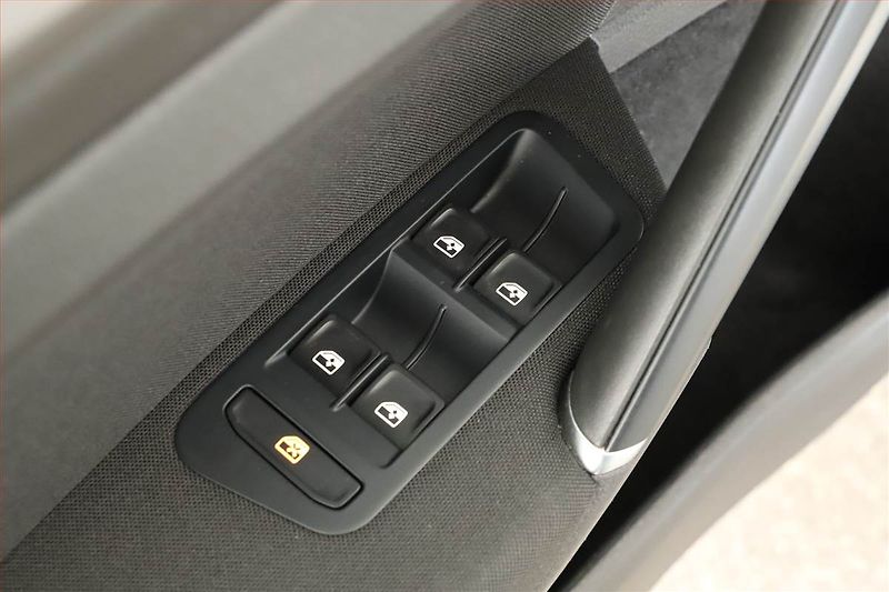 Volkswagen Golf (2020) Marathon Edition 1.5 TSI, ČR - fotka 11 z 15