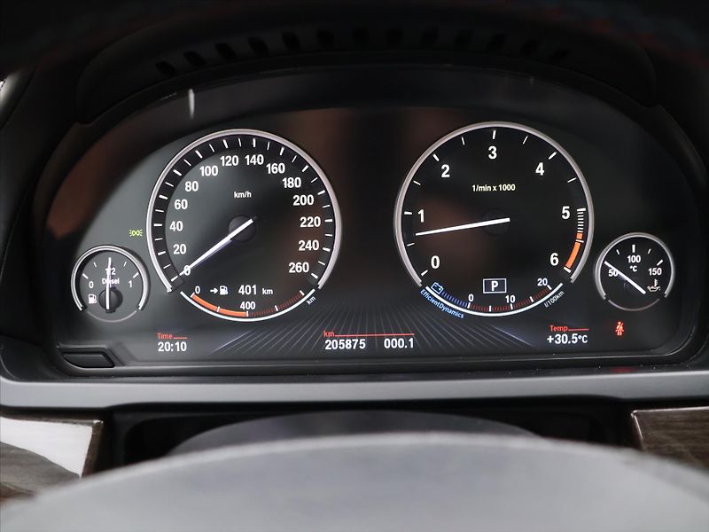 BMW Řada 7 3,0 730d 190kW xDrive - fotka 17 z 34