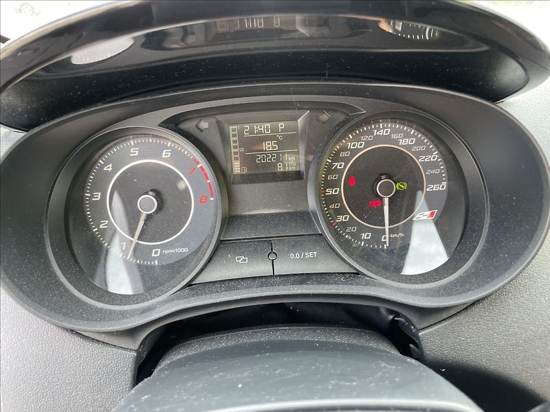 Seat Ibiza 1,4 TSI FR 135kw Automat DPH - fotka 15 z 38