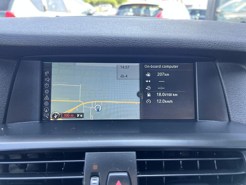 BMW X3 xDrive 20D AUTOMAT TEMPOMAT  - fotka 19 z 37