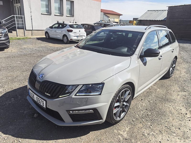 Škoda Octavia (2019) RS 2.0 - fotka 1 z 19