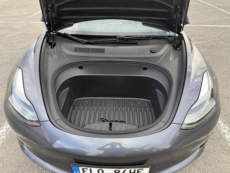 Tesla Model 3 (2022) LR, 93 %, tažné, Ryzen, Matrix - fotka 18 z 30