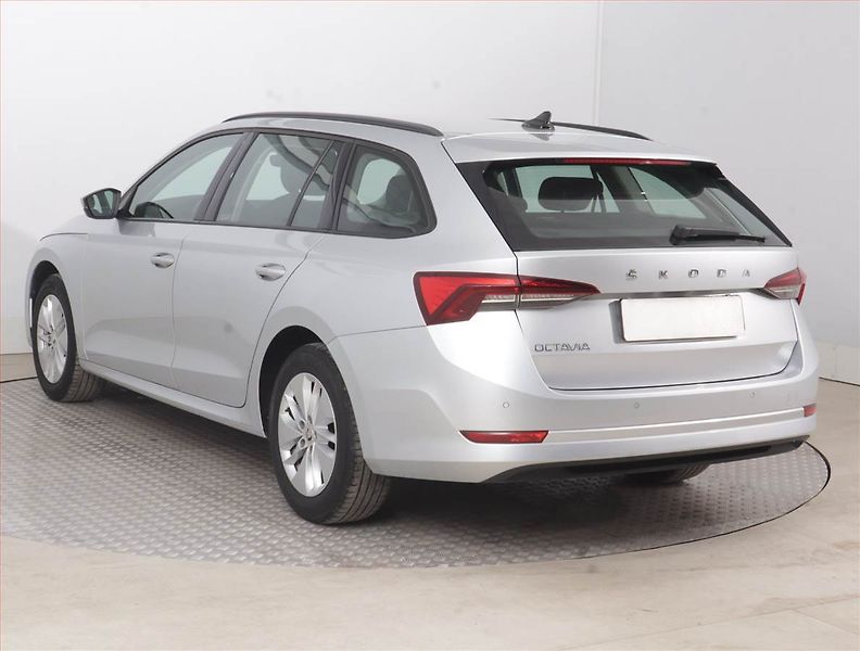 Škoda Octavia (2022) Ambition 2.0 TDI, ČR,1.maj - fotka 4 z 15