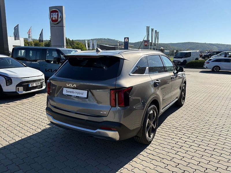 Kia Sorento (2026) 1,6 T-GDi GPF HEV 4x4 6AT 5P T - fotka 7 z 20