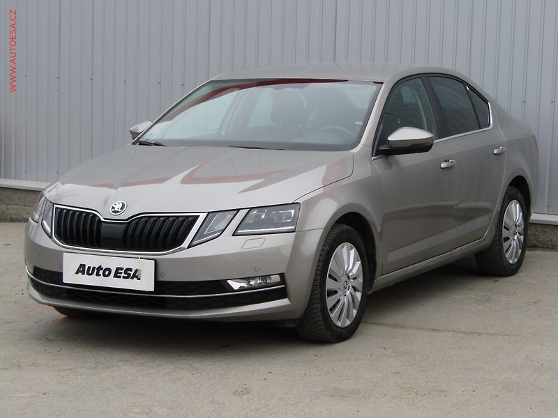 Škoda Octavia (2017) 1.6 TDi, ČR, AT, navi, LED - fotka 3 z 19
