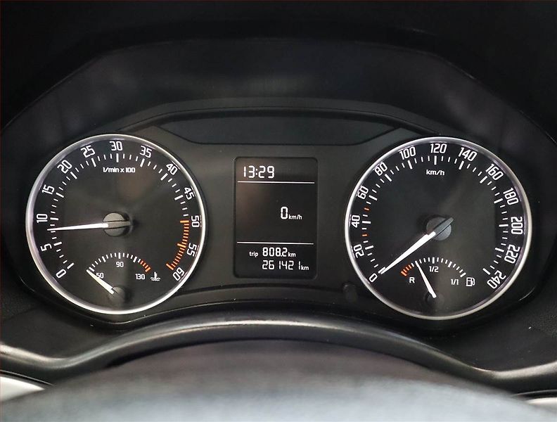 Škoda Octavia (2011) Ambiente 1.6 TDI, nová STK - fotka 11 z 18