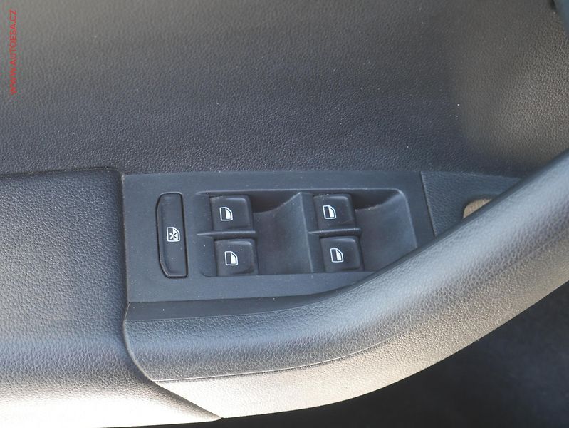 Škoda Octavia (2014) 1.6 TDi, DSG, AC, temp. - fotka 11 z 18