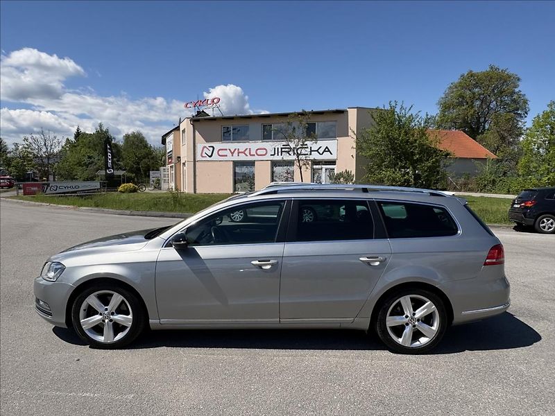 Volkswagen Passat 2,0 TDi130kW Xen,ACC,Pano,NezT - fotka 39 z 41