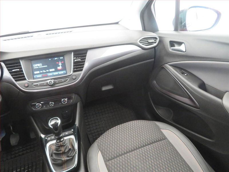 Opel Crossland X (2020) Innovation 1.2 Turbo - fotka 8 z 16