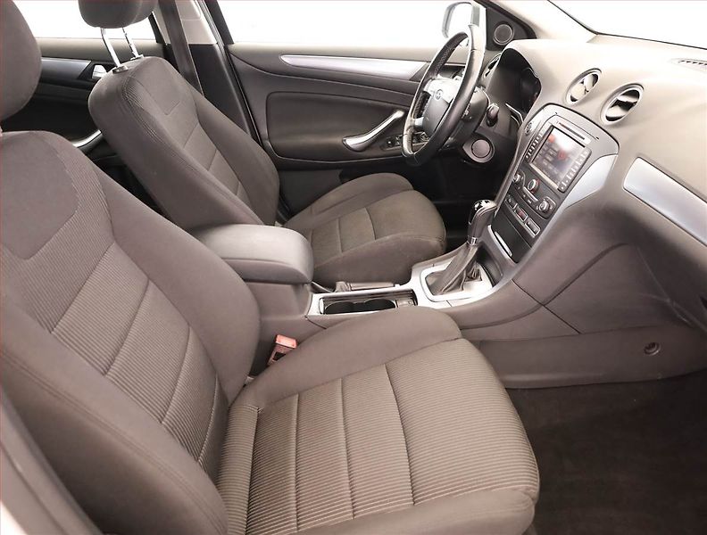 Ford Mondeo (2013) 2.0 TDCi, Automat, Serv.kniha - fotka 7 z 19