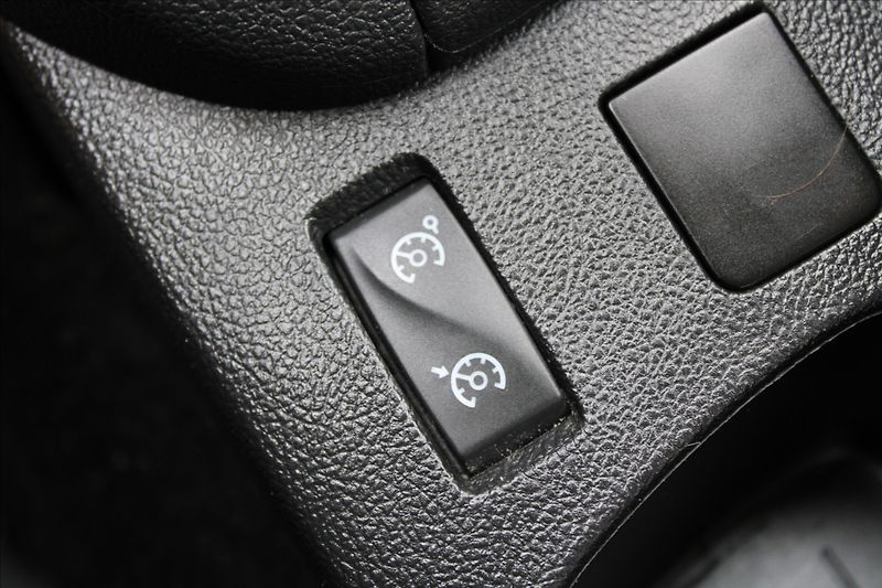 Renault Clio 0,9 TCe  ČR,1.MAJITEL,26TKM - fotka 15 z 25