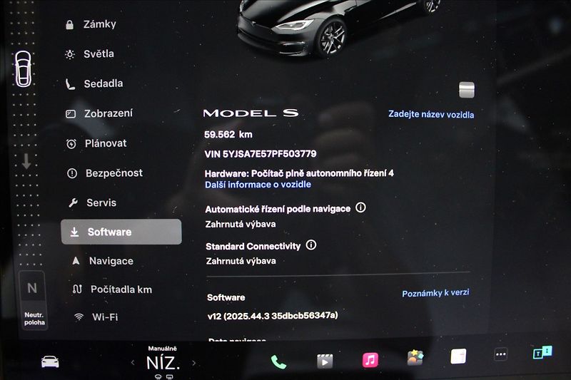 Tesla Model S 0,0 1.majitel ZÁNOVNÍ ! - fotka 18 z 34