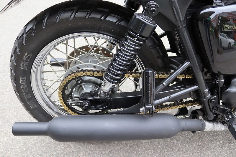 Triumph Bonneville (2001) BONNEVILLE 800 CAFÉ RACER - fotka 18 z 22
