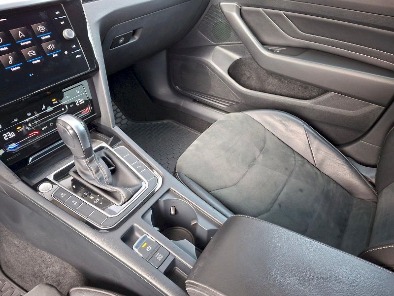 Volkswagen Arteon Shooting Brake (2021) R-LINE DSG 2,0TDi 110kW - fotka 31 z 35