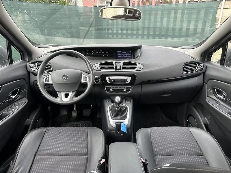 Renault Grand Scénic 1,6 dCI 7.MÍST - fotka 14 z 28