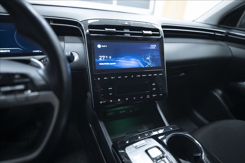 Hyundai Tucson 1,6 T-GDI AT NAVI KAMERA TAŽNÉ - fotka 22 z 43