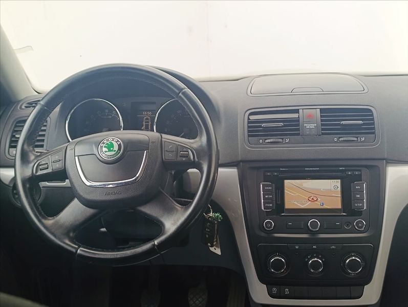 Škoda Yeti 1,6 TDi Navi Klima Tempomat - fotka 16 z 33