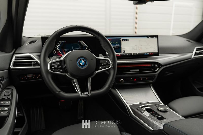BMW Řada 3 (2025) 330e Touring 292 k, M paket - fotka 14 z 20
