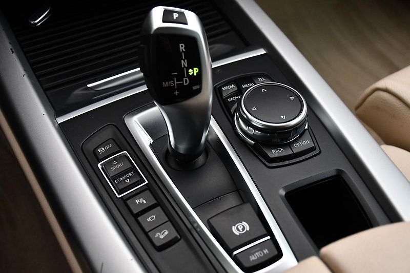 BMW X5 xDrive40d  K360°ACC ČR - fotka 26 z 38