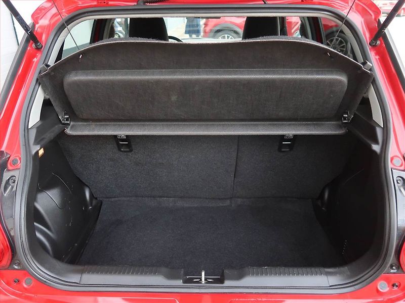 Suzuki Swift (2020) 1.2 SHVS, Serv.kniha - fotka 13 z 18