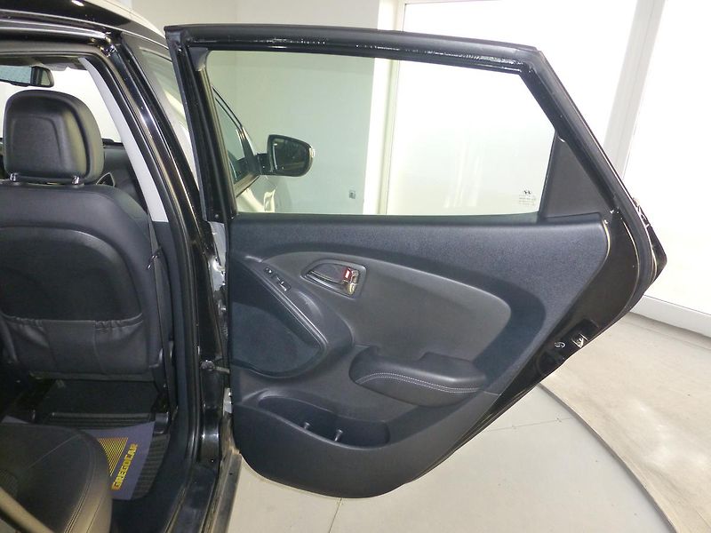 Hyundai ix35 (2011) 1,7CRDI*ALU KOLA*VYHŘ.S*PARK.S - fotka 18 z 23