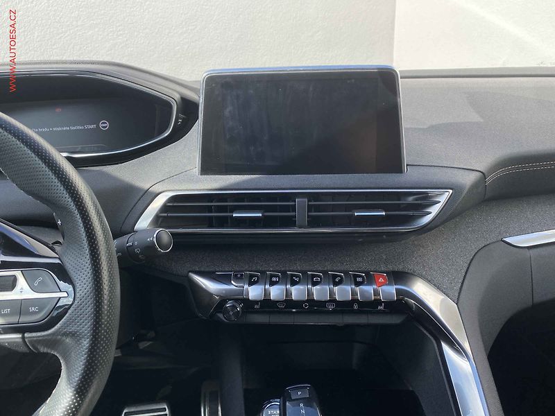Peugeot 3008 (2017) 1.6 THP, GT Line, AT, LED - fotka 12 z 17