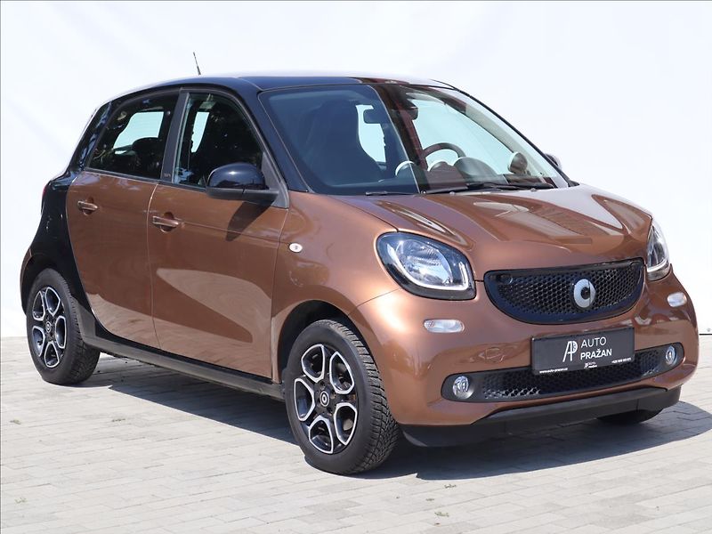 Smart Forfour 1,0 i Prime, kamera, navi, 2 s - fotka 1 z 31