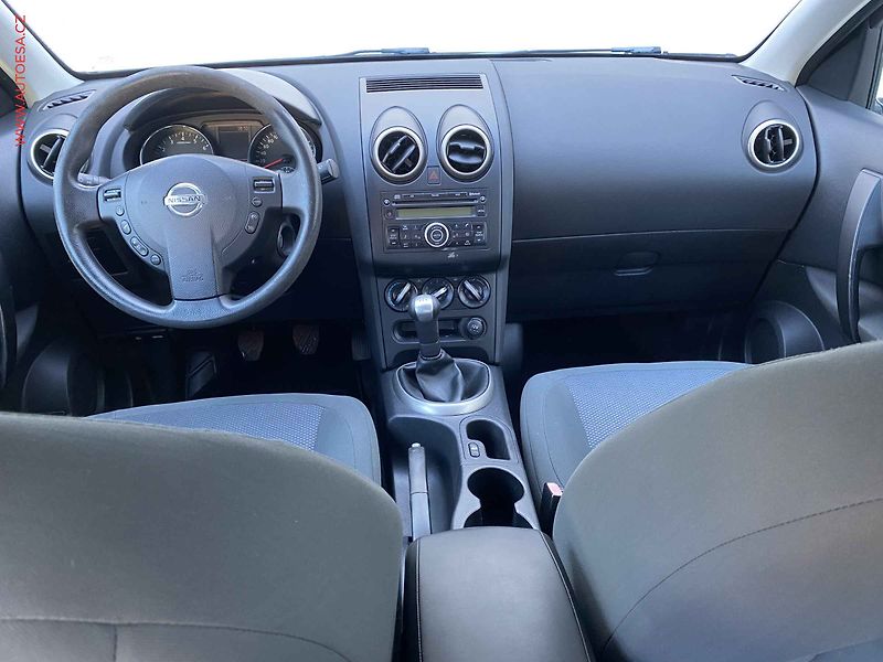 Nissan Qashqai (2010) 1.6, Visia, +kola - fotka 8 z 16