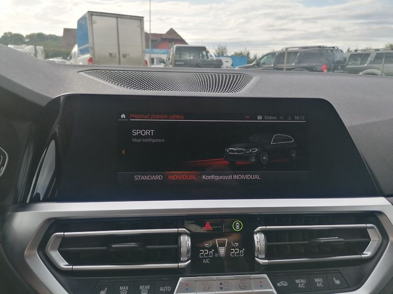 BMW Řada 3 (2020) 2.0 318D A/T Kůže - fotka 19 z 44