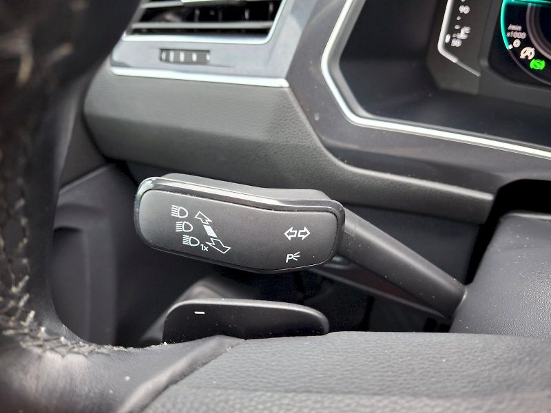 Volkswagen Tiguan (2022) Allspace Life DSG 4x4 2,0TDi 1 - fotka 20 z 35