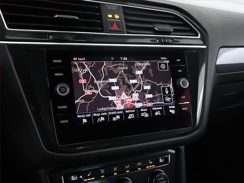 Volkswagen Tiguan (2017) R-Line 2.0 TDI, 4X4, Automat - fotka 15 z 18
