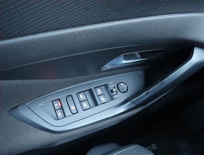 Peugeot 308 (2022) Active 1.2 PureTech - fotka 15 z 15