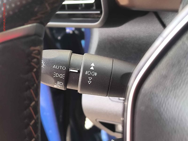 Peugeot Rifter (2023) 1.5HDi, GT Line, navi, kamera - fotka 20 z 24