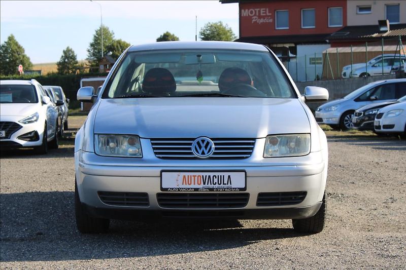 Volkswagen Bora 1,6 i  KLIMA, STK 7/2027 - fotka 2 z 19