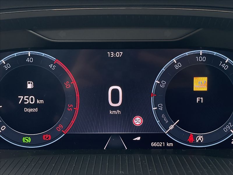 Škoda Octavia 2,0 TDI DSG Style Plus TAŽNÉ - fotka 10 z 24