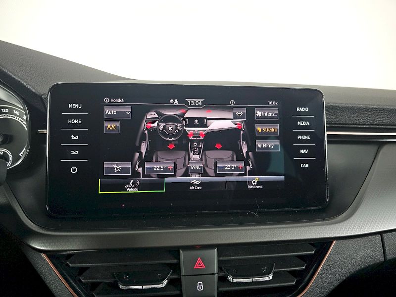 Škoda Scala (2023) 1.0TSI 70kW STYLE PLUS TAŽNÉ N - fotka 12 z 26