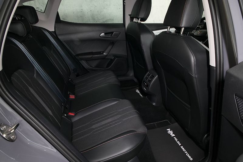 Cupra Formentor 2.0TSI 140kW DSG 4x4 ZÁRUKA - fotka 12 z 28