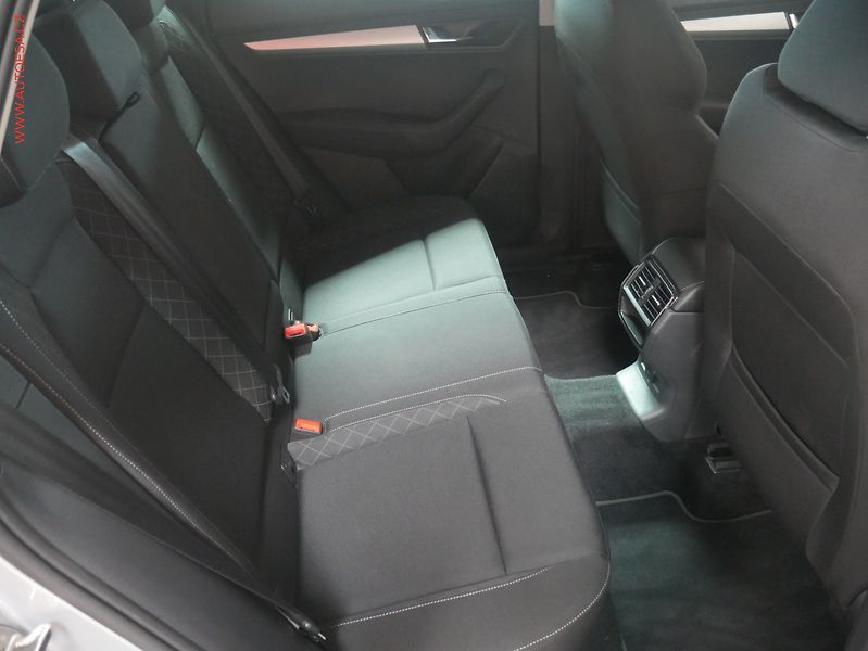 Škoda Karoq (2019) 2.0 TDi, Ambition, LED, navi - fotka 14 z 24