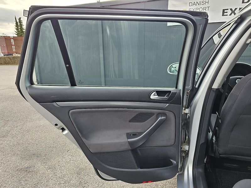 Volkswagen Golf 1.9 TDI 77kW,KLIMA,2x KOLA - fotka 28 z 38