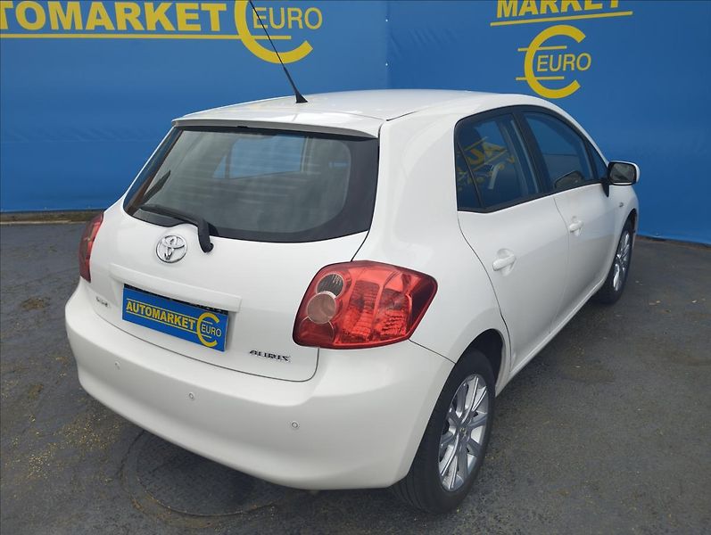Toyota Auris 1,3 VVT-i 74KW - fotka 4 z 15