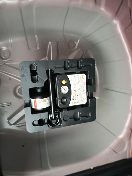 Renault Captur (2026) techno mild hybrid 140 EDC - fotka 24 z 27
