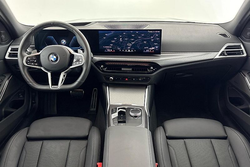 BMW Řada 3 řady 3 | 330d xDrive - fotka 13 z 25