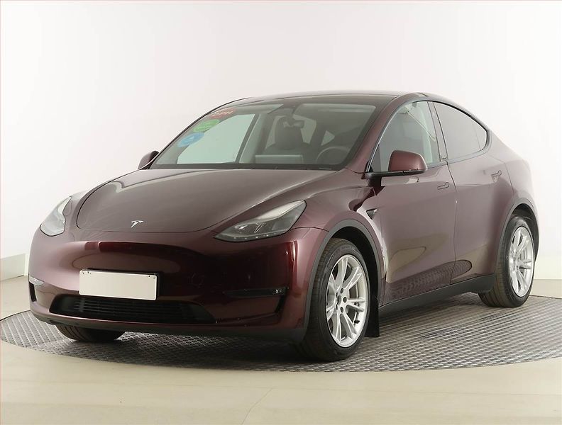 Tesla Model Y (2023) Long Range AWD 79kWh, SoH 94% - fotka 2 z 33