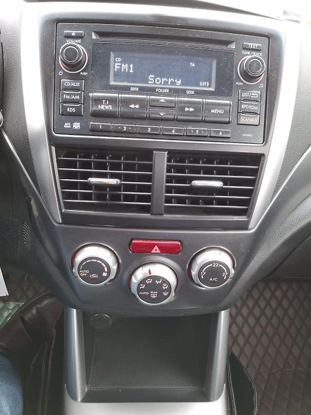 Subaru Forester 2.0 110 kw 4x4 Rezervace - fotka 35 z 38