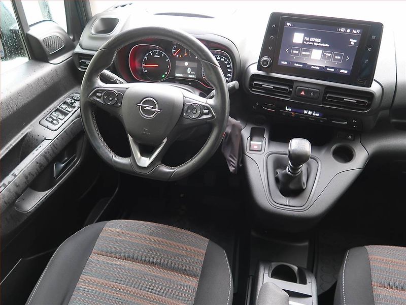 Opel Combo (2019) 1.2 Turbo, 5Míst, SR - fotka 7 z 17