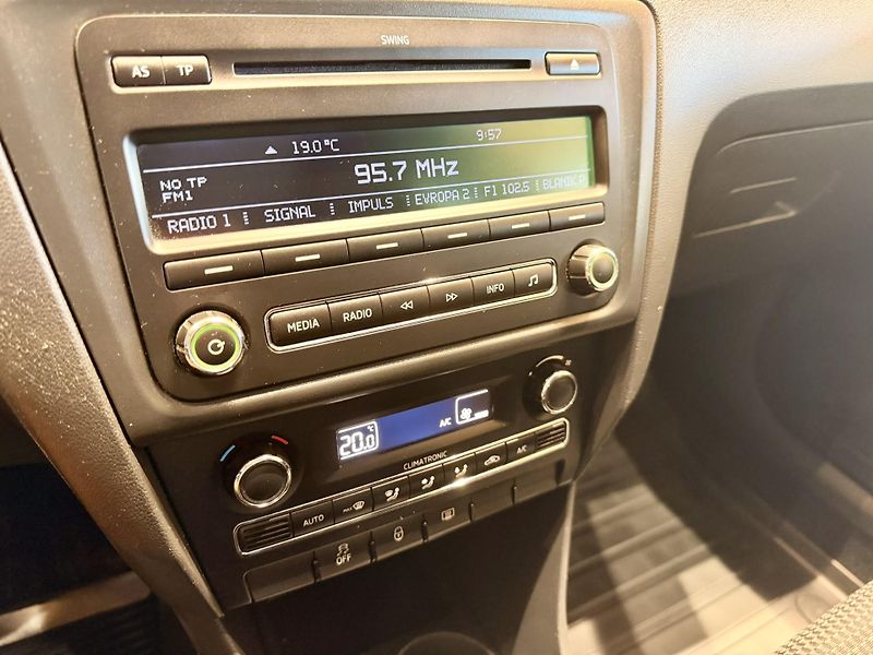 Škoda Rapid 1.2 TSi 77Kw Ambition fresh - fotka 9 z 20
