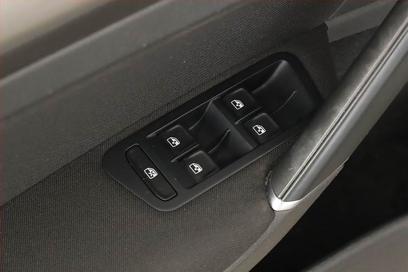 Volkswagen Golf (2016) 1.2 TSI, Serv.kniha, Tempomat - fotka 12 z 12