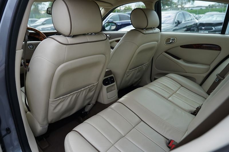 Jaguar S-Type 2.7 D/V6/automat/kůže/šíbr - fotka 31 z 34